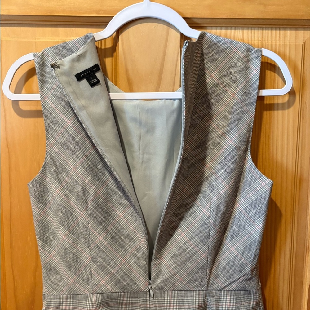 Ann Taylor Glen Plaid Ruched sleeveless Sheath Dress women’s size 4 grey/pink - Picture 4 of 9